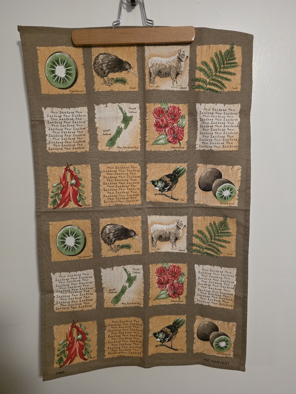 Vintage Tourist Towel/New Zealand Harvest/cotton Linen Tea Towel Brown tan